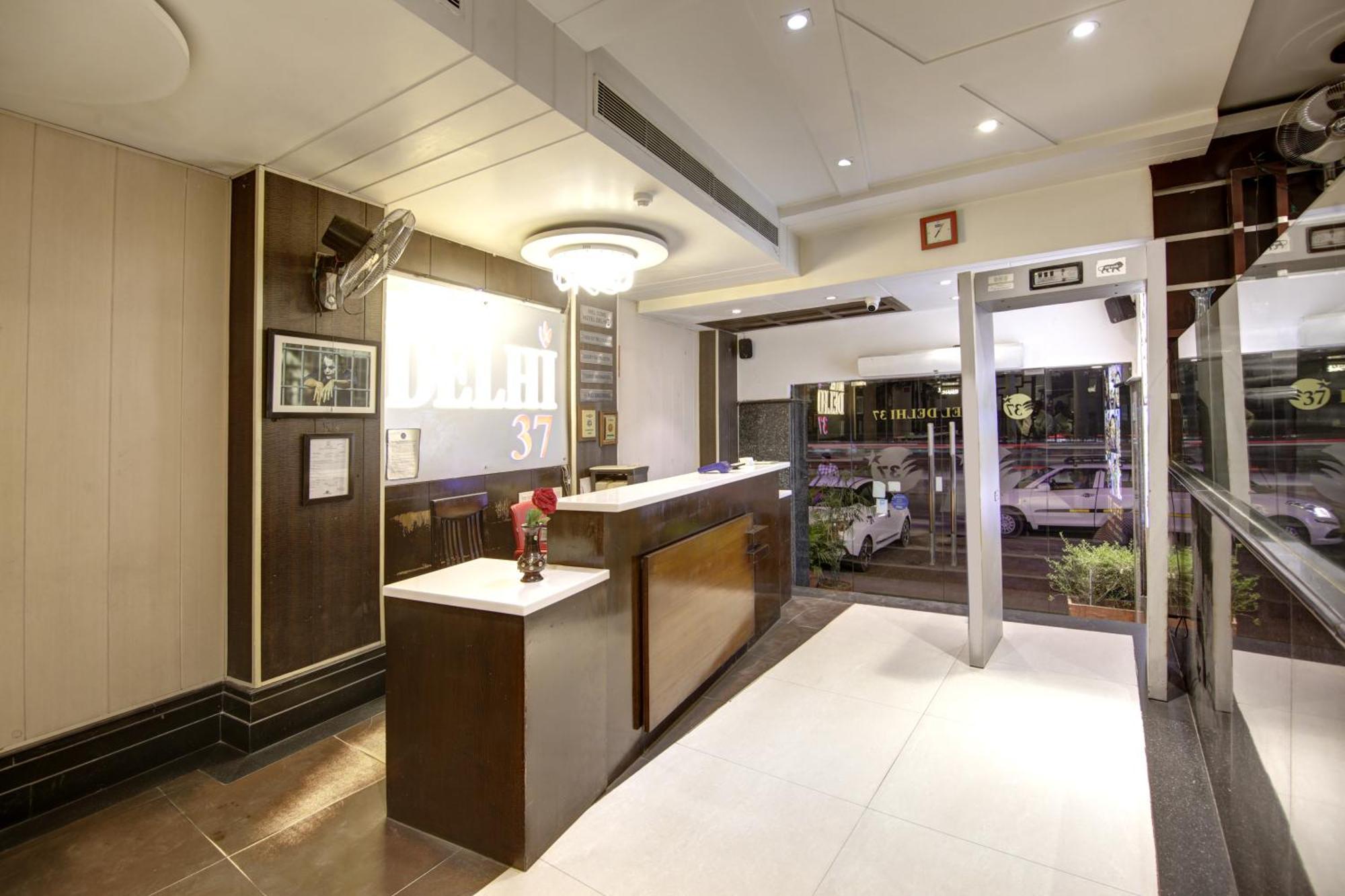 Hotel Delhi 37 By Star Group Near Delhi Airport New Delhi Bagian luar foto