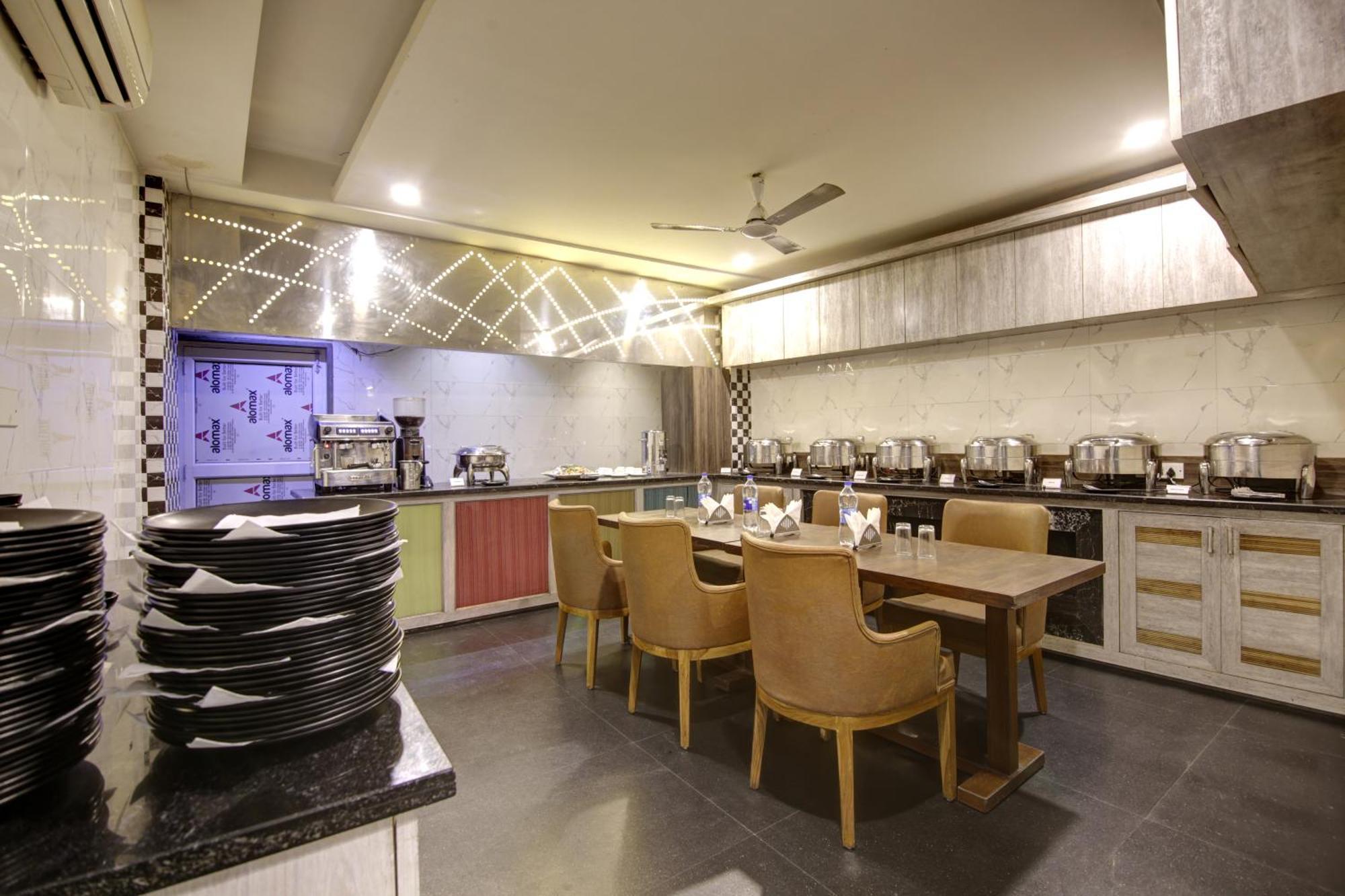 Hotel Delhi 37 By Star Group Near Delhi Airport New Delhi Bagian luar foto