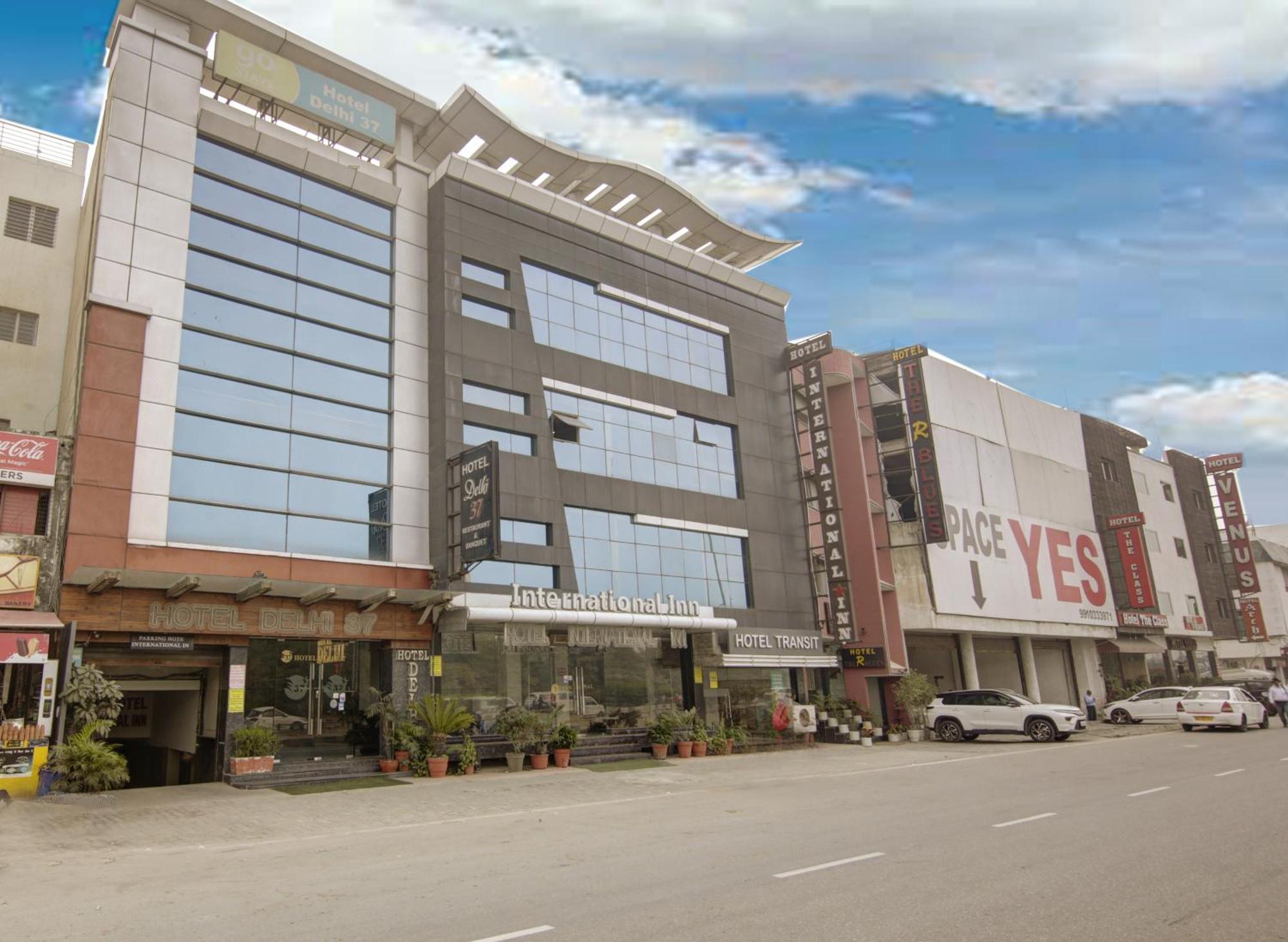 Hotel Delhi 37 By Star Group Near Delhi Airport New Delhi Bagian luar foto