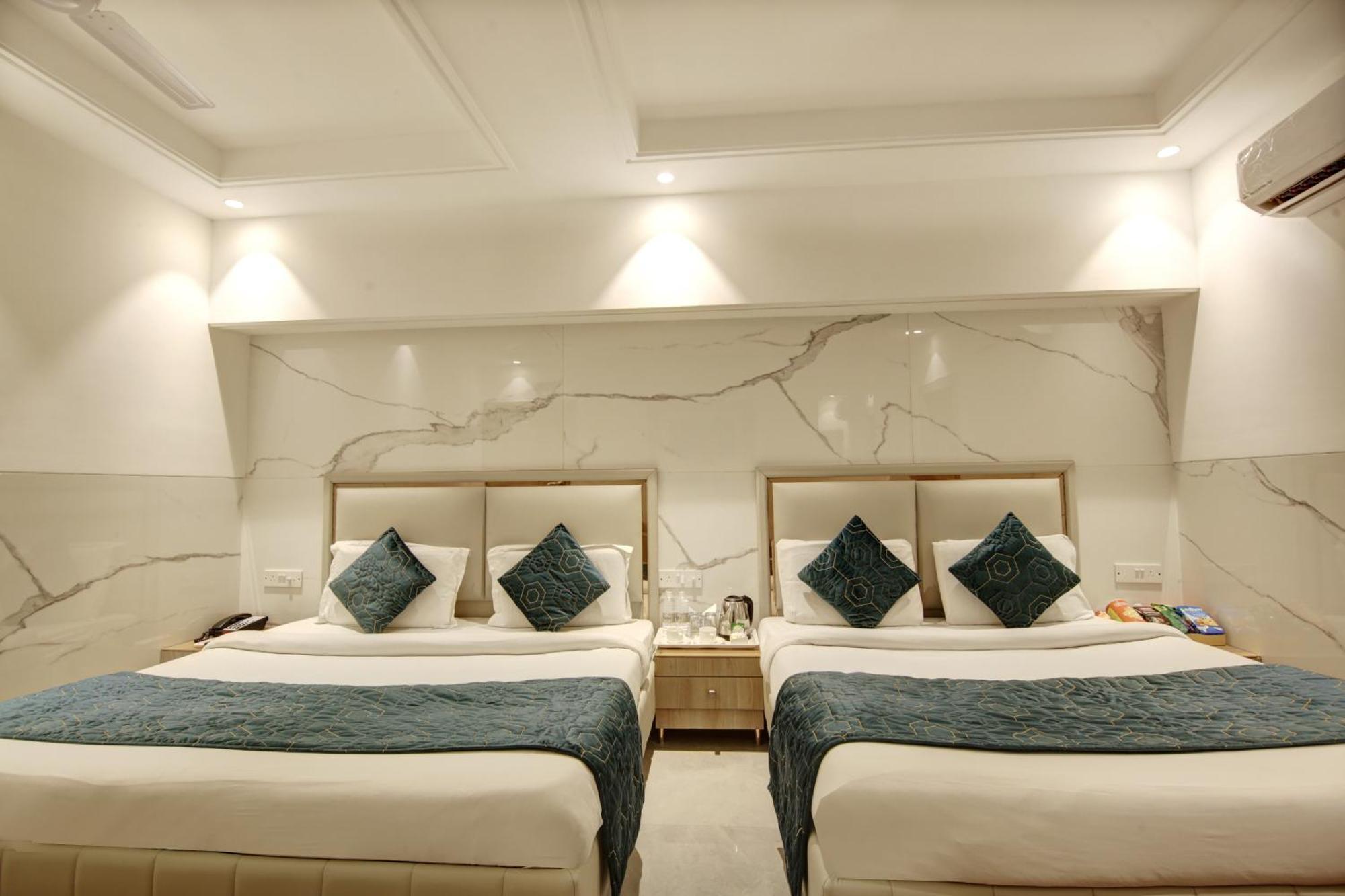 Hotel Delhi 37 By Star Group Near Delhi Airport New Delhi Bagian luar foto